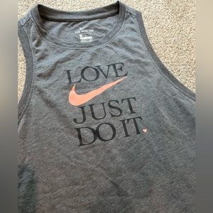NEW women’s Nike workout muscle tank